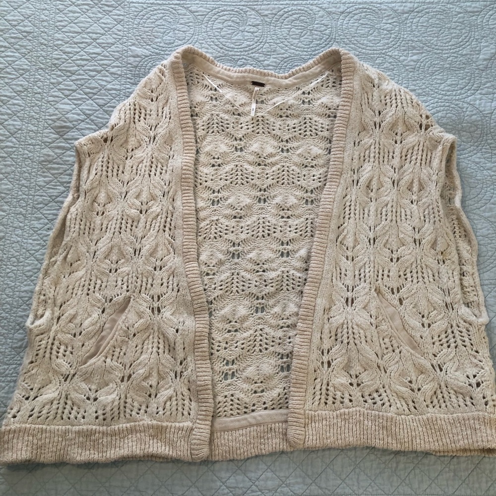 Free People Lili ivory sleeveless cardigan sweater vest cape. Medium - Picture 3 of 12